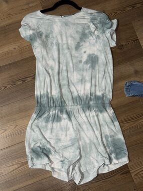 Forever 21 Sage Green Tie-Dye Short Sleeve Romper